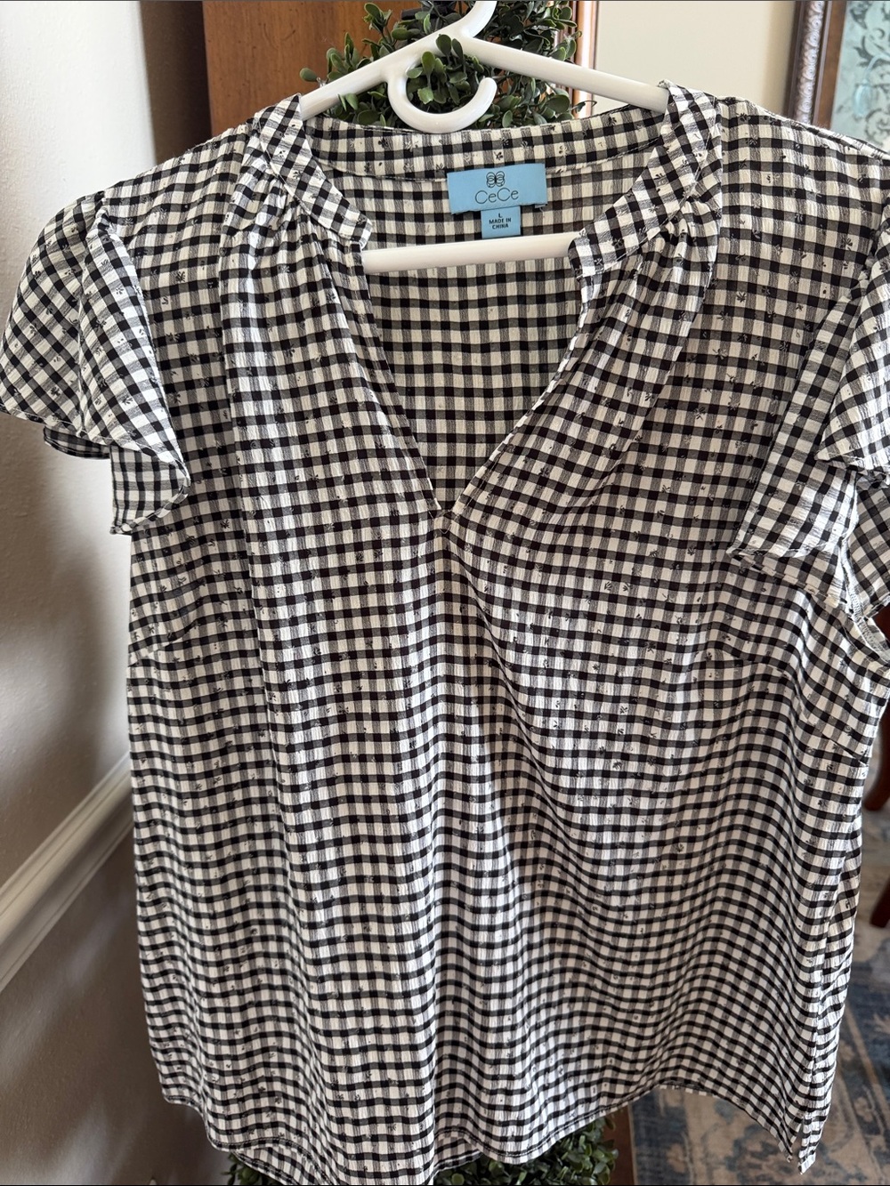 CeCe Black & White Gingham V-Neck Flutter Sleeve Blouse